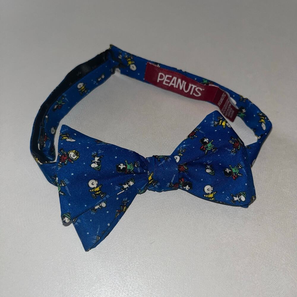 Youth Child’s Peanuts Charlie Brown Christmas Ice Skating Blue Bow Tie (11)